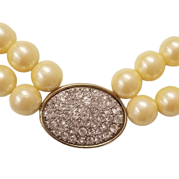 AVON VINTAGE "HONORS SOCIETY" DOUBLE STRAND FAUX PEARL & RHINESTONE NECKLACE - Picture 5 of 7